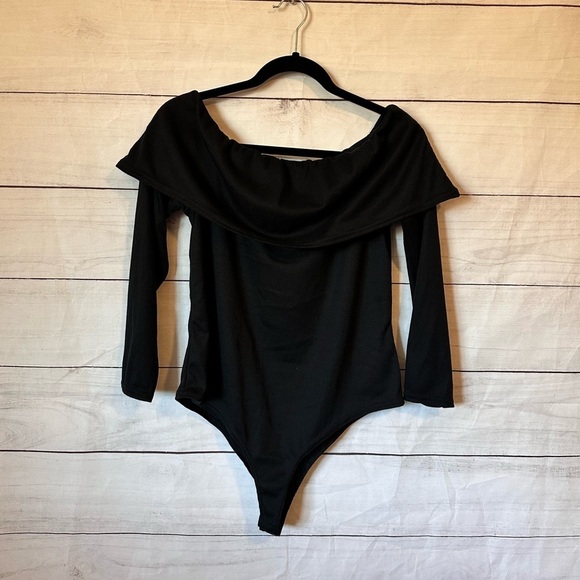 Boohoo Tops - BooHoo Off Shoulder Knitted Rib Bodysuit Size 16